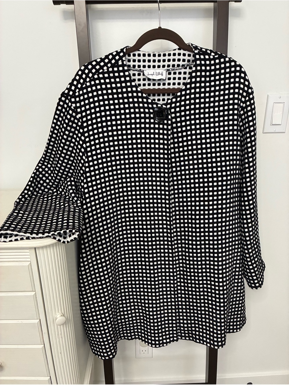 Black & White statement jacket by Joseph Ribkoff. Plus size. Square print 2X